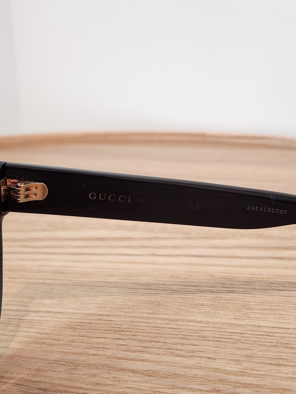 Gucci Black Round Acetate Sunglasses with Gold Logo - Picture 5 of 7
